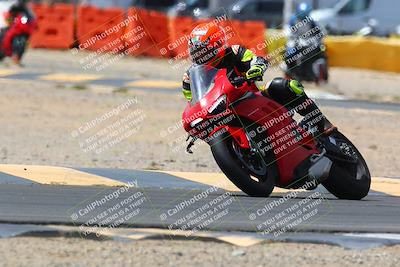 media/Apr-10-2022-SoCal Trackdays (Sun) [[f104b12566]]/Turn 2 (1135am)/